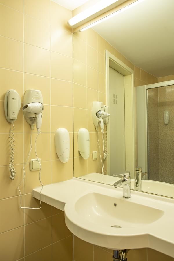 Отель Art City Inn Вильнюс